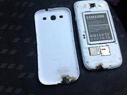 100025d1340300498t-samsung-galaxy-s3-feuer-flamme-selbstentzuendung-fahrendem-auto-bcaf2fb5.jpg