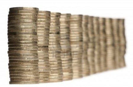 9564740-stapel-von-1-euro-m-nzen-an-white-background.jpg