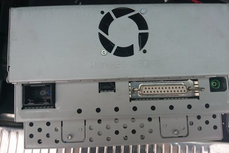 mein original navi comand Rückansicht.JPG
