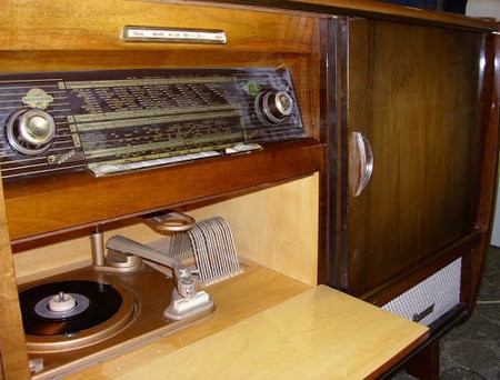 Beispielbild-Musikschrank-60-er.jpg
