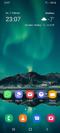 Screenshot_20210207-230755_One UI Home.jpg