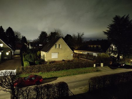 9pro_Nacht_Auto.jpg