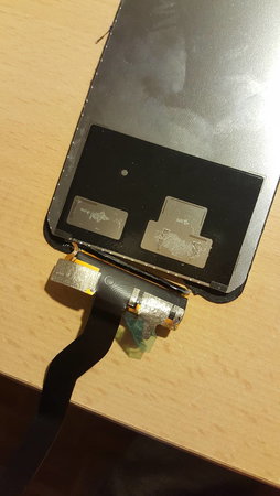 Altes_Display.jpg Altes_Display.jpg