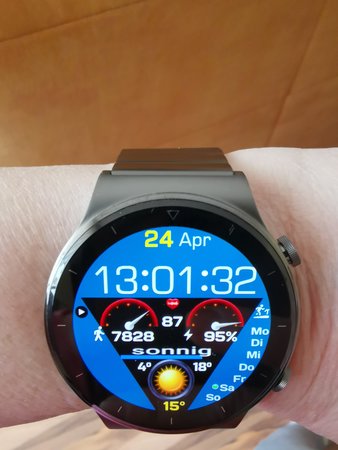 2021-04-24_Watch-GT-2-Pro_mit_titanfarbenem-Armband_02.jpg