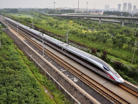 chinas-neuer-superzug-auch-der-fuxing-schafft-bis-zu-400-km-h-.jpg