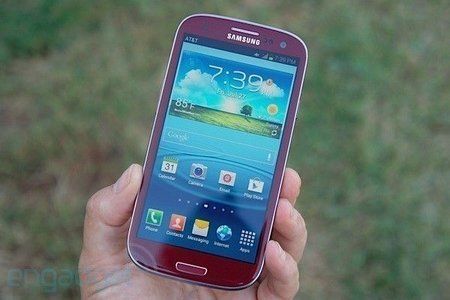 galaxysiiigarnetredhandsonlead01.jpg