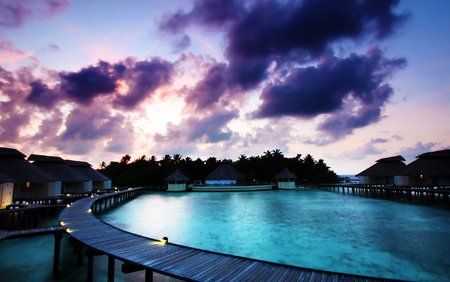 maldivian_sunrise_by_glossyart_net.jpg