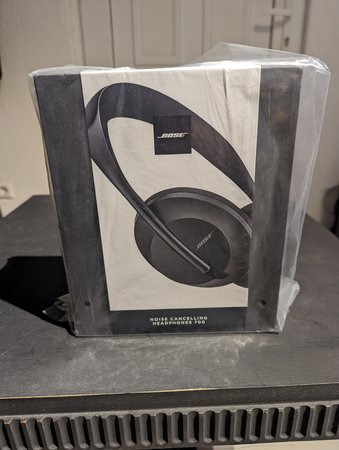 Bose_700.jpg