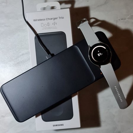 Samsung Wireless Carger Trio  -- GW4 44mm.JPG