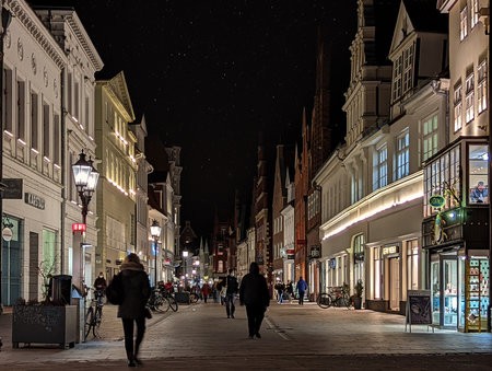 Große Bäcker Straße Nacht.jpg