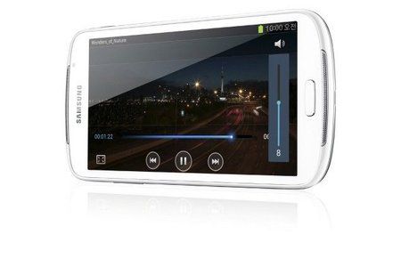 samsung-galaxy-player-5-8-mp3-player-0.jpg