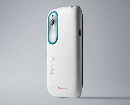 HTC-Desire-X-White-3-4-Back-580x469.jpg