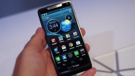 razr_m-hands-on-3_0.jpg