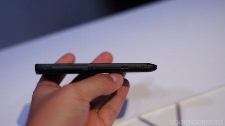 razr_m-hands-on-4_0.jpg