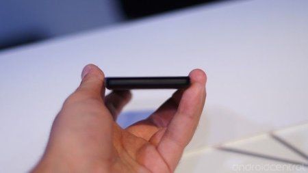 razr_m-hands-on-9_0.jpg