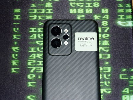 Back_Realme_2.JPG