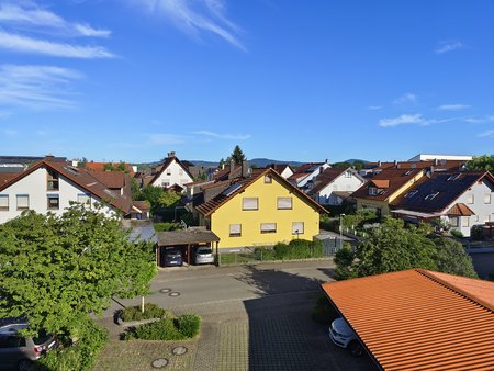 001,X80PAI, Fokus Gelbes Haus.jpg