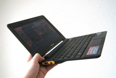 Toshiba-AC200-3.jpg