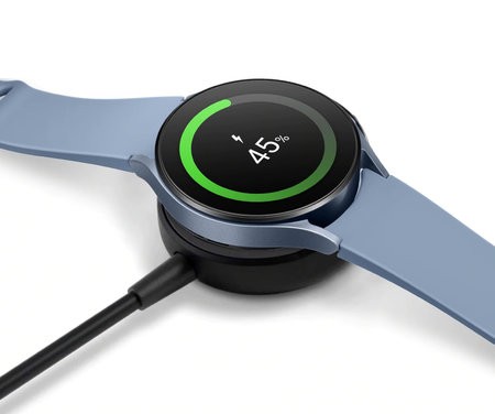Samsung_Galaxy_Watch_5_laden.jpg