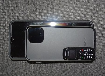 3xHandy.jpg