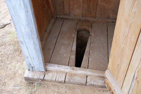 Outhouse_Uzbekistan.jpg