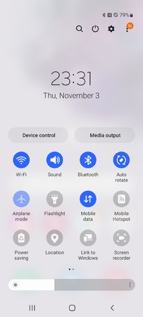 Screenshot_20221103-233101_One_UI_Home[1].jpg