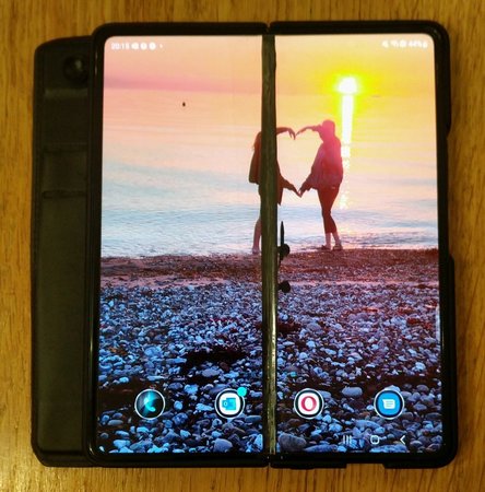 Samsung_Z-Fold3_defekt_01.jpg