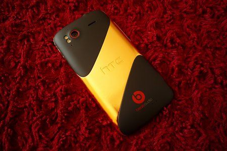HTC Sensation XE 24K Gold 01.jpg