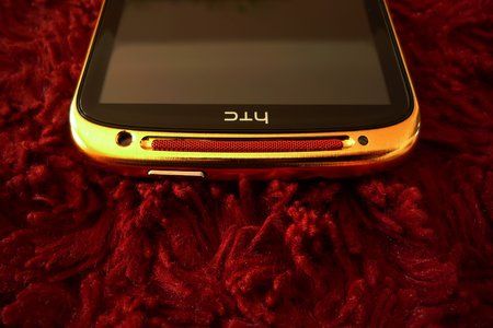 HTC Sensation XE 24K Gold 04.jpg