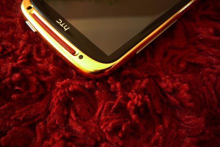 HTC Sensation XE 24K Gold 06.jpg