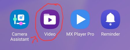 Screenshot_20221204_182442_One UI Home.jpg