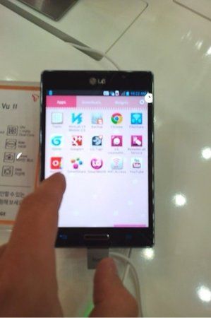 LG Optimus Vu.jpg