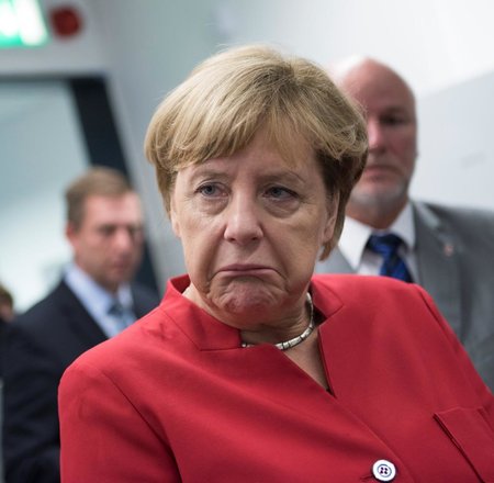 German-Chancellor-Merkel-visits-Leib-niz-In-sti-tute-for-Plas-ma.jpg