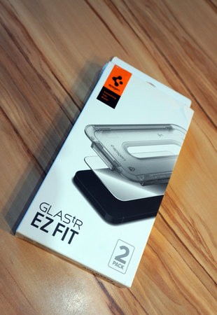Spigen-Panzerglas.jpg