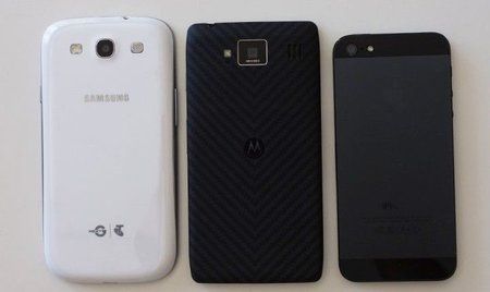 motorola-razr-hd-4g-review-12-compare-720x428.jpg