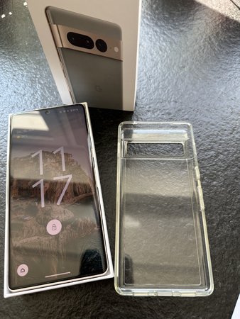 Pixel mit Case.jpg